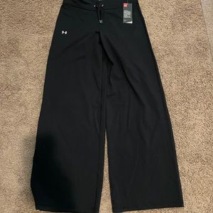 Under Armour wide leg yoga pants women’s medium.